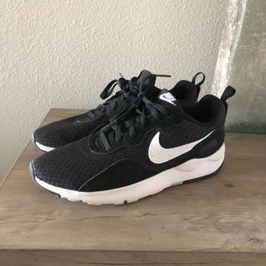 Nike women’s shoes